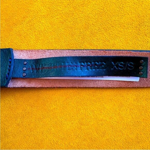 Free People Rowan Metallic Green Leather Boho Double Buckle Belt Size XS/SM NWT - Picture 11 of 11